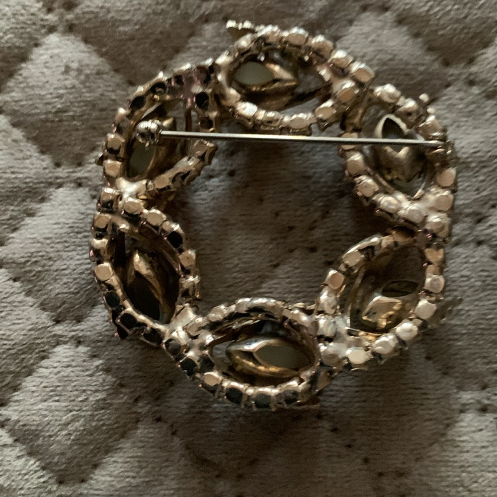 Jewelry - Picture 2 of 3